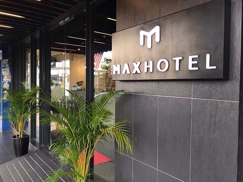 Max Hotel Subang Jaya Ngoại thất bức ảnh