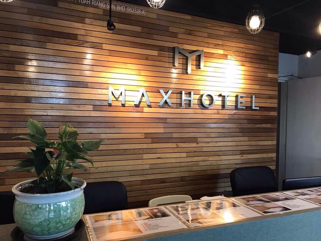 Max Hotel Subang Jaya Ngoại thất bức ảnh